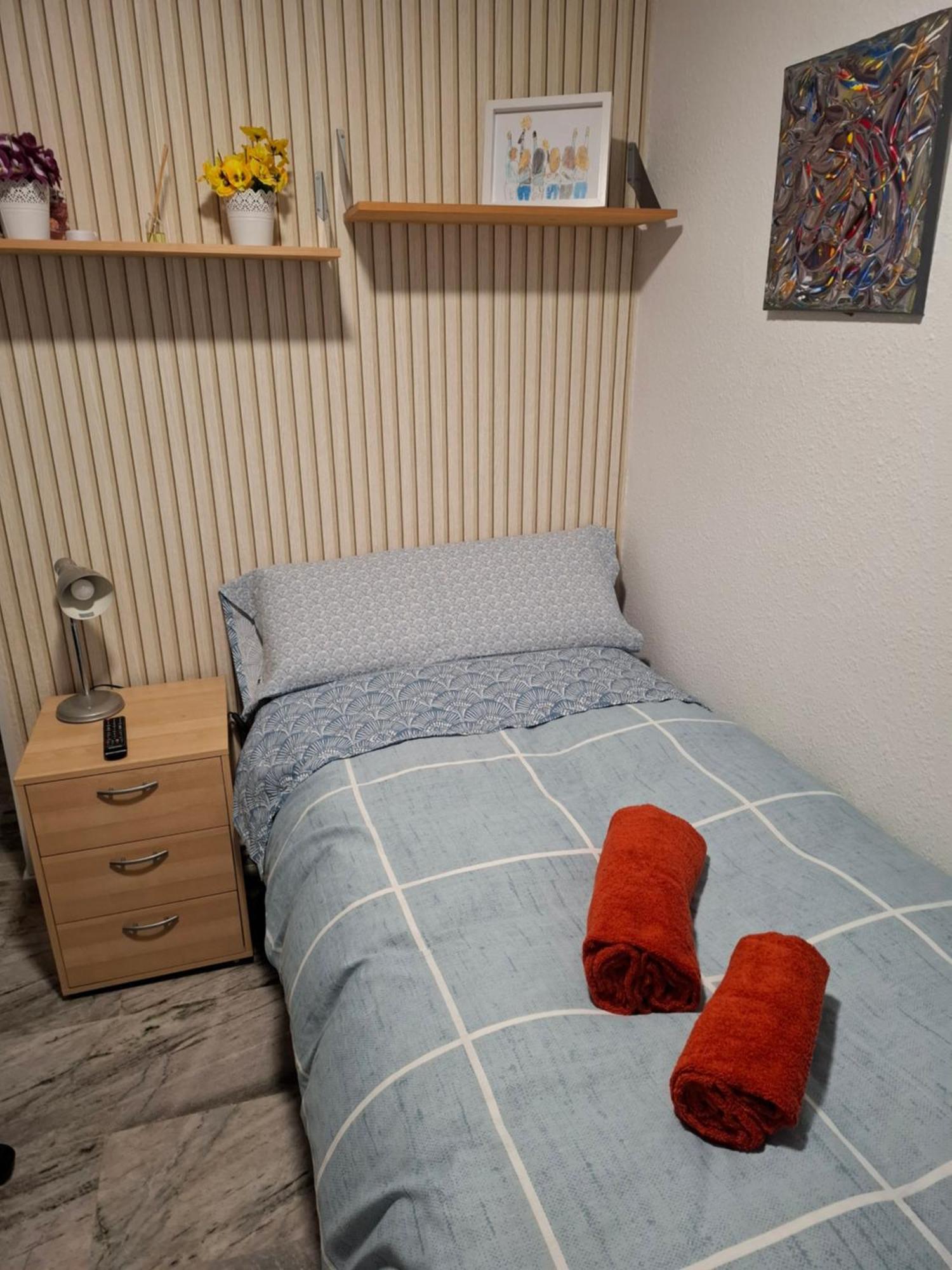 Habitacion Particular Con Bano Privado Seville Exterior photo